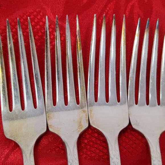 7X Wm Rogers TREASURE International Silver Plate Dinner Forks 1940 Silverware - Picture 4 of 14